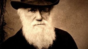 داروين ليس أول من تحدث عن نظرية التطور